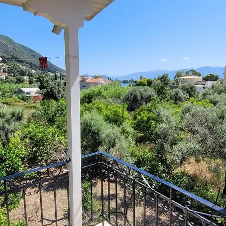 Petros Nydri (Lefkada)