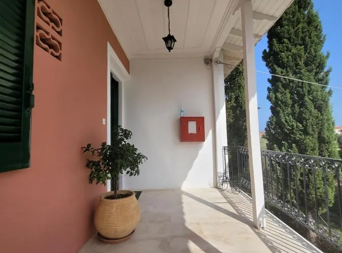 Petros Nydri (Lefkada)