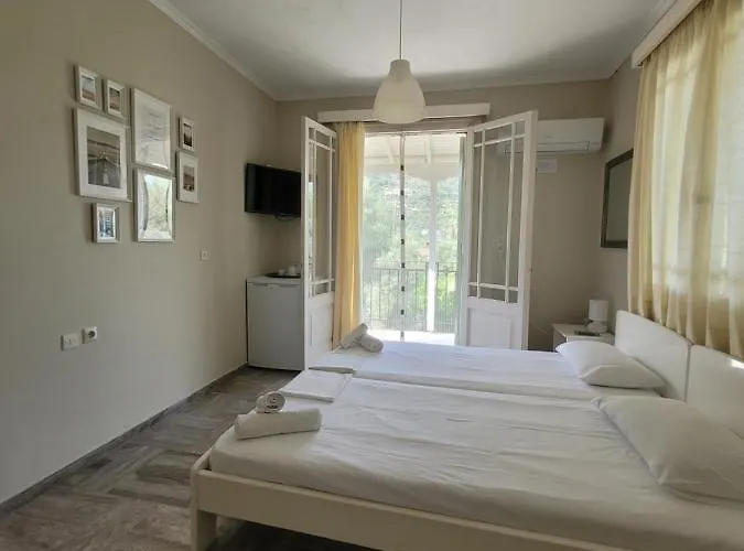 Petros 3* Nydri (Lefkada)