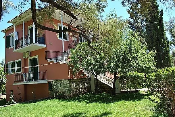 Casa de hóspedes Petros 3*