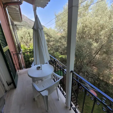 게스트하우스 Petros 3*