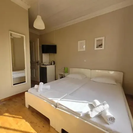 게스트하우스 Petros 3*